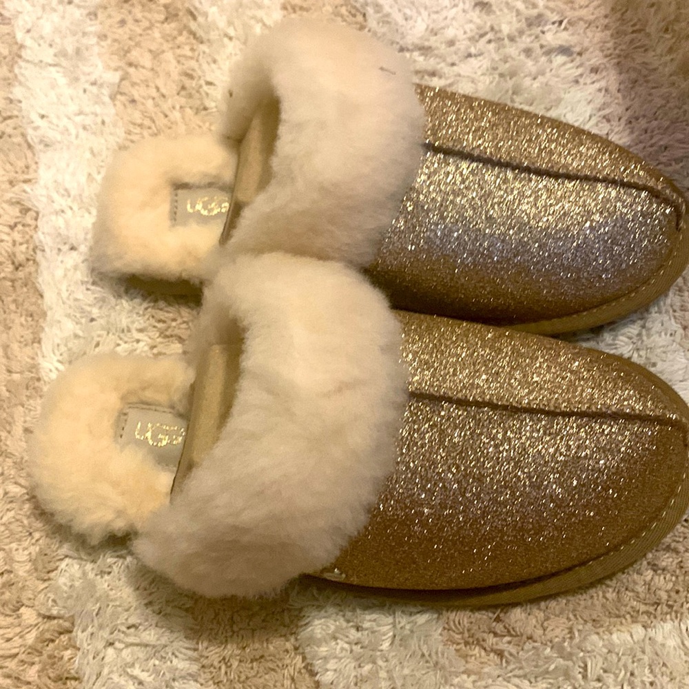 New, never worn Ugg glitter Ugg slippers
